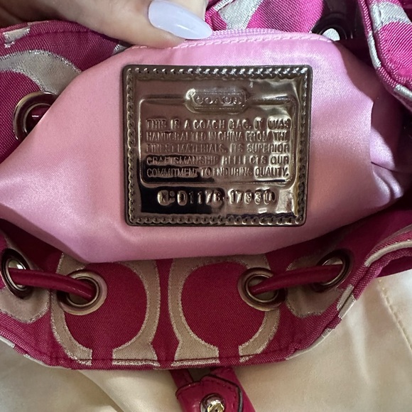 Coach Ashley Signature Poppy Collection - Picture 5 of 5